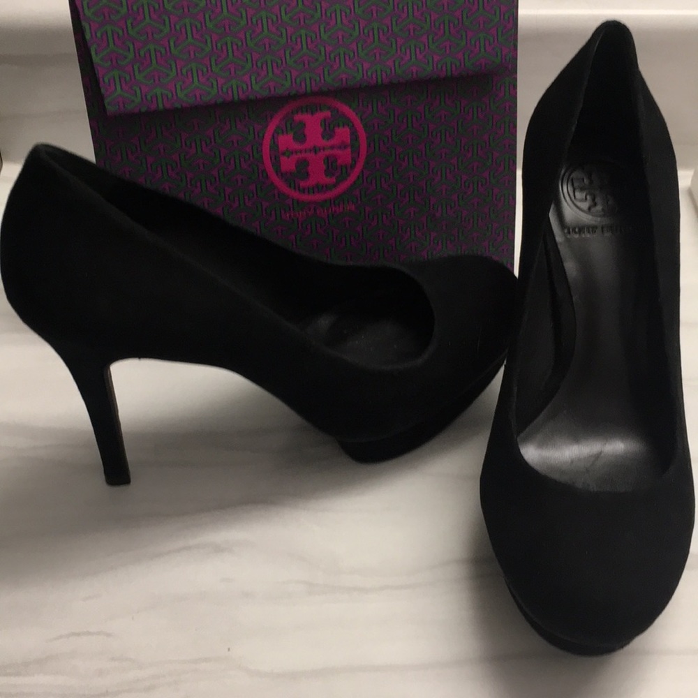 Tory Burch suede pumps